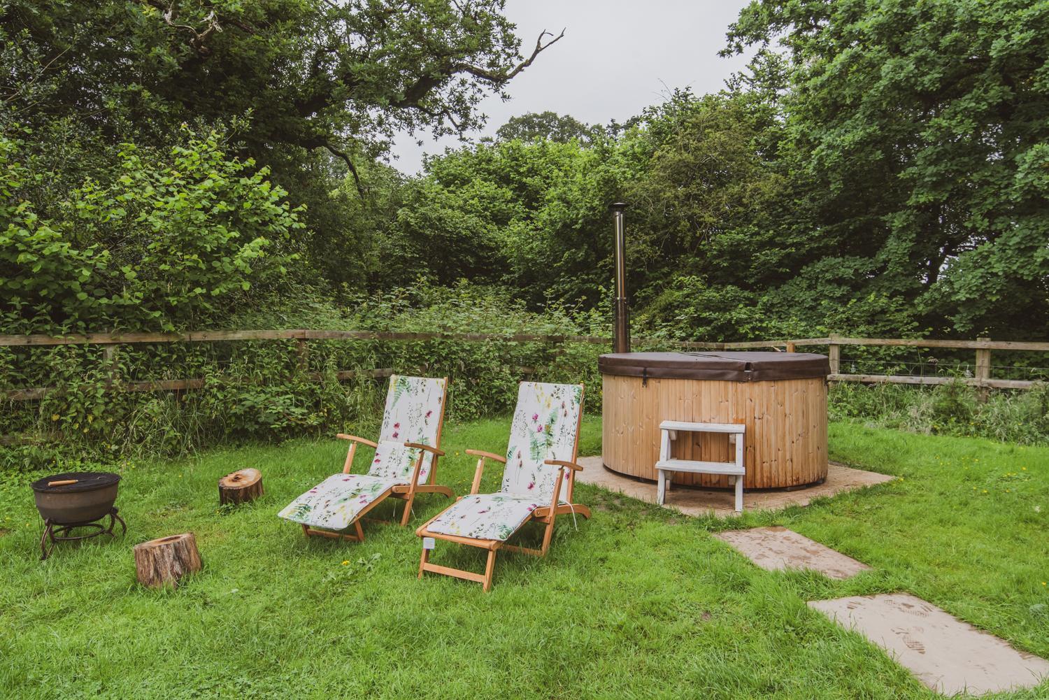 فندق The Hideaway At Hiddenwood Glamping Corsley المظهر الخارجي الصورة