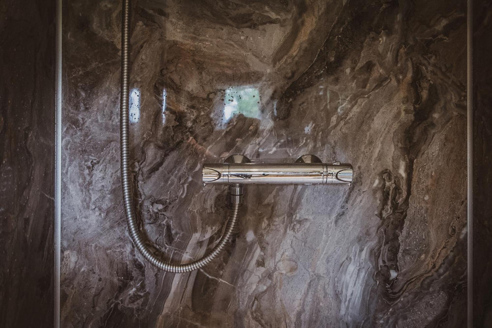 فندق The Hideaway At Hiddenwood Glamping Corsley المظهر الخارجي الصورة